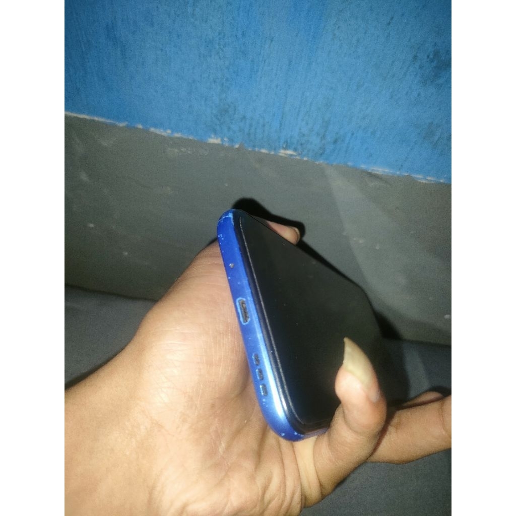 redmi10a 332 unit Chasan minus kamera depan ga bisa kebuka ga tau kenapa belakang normal batre awet 