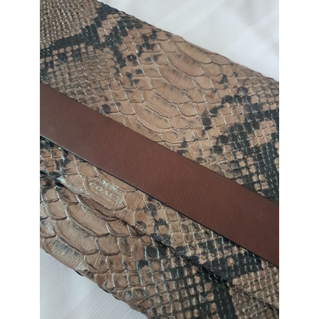 COACH CLUTCH ORI 100%. LIKE NEW