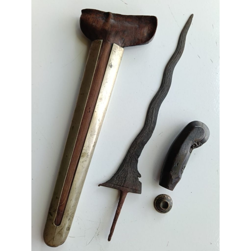 keris patrem megantara pakai Dewata sepuh kuno antik lawasan
