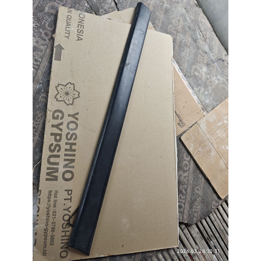 Body list pintu depan kanan honda crv gen 2