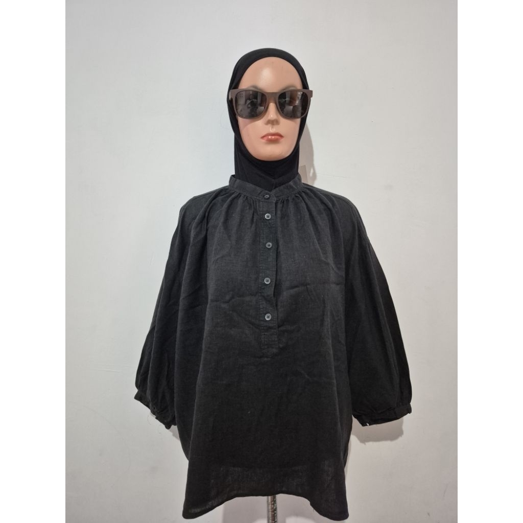 Blouse linen hitam (UNIQLO)