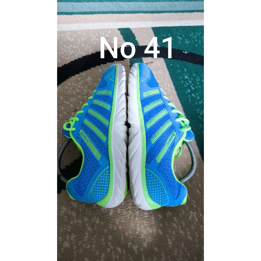 SEPATU RUNNING K-SWISS NO 41 SECOND BEKAS ORIGINAL