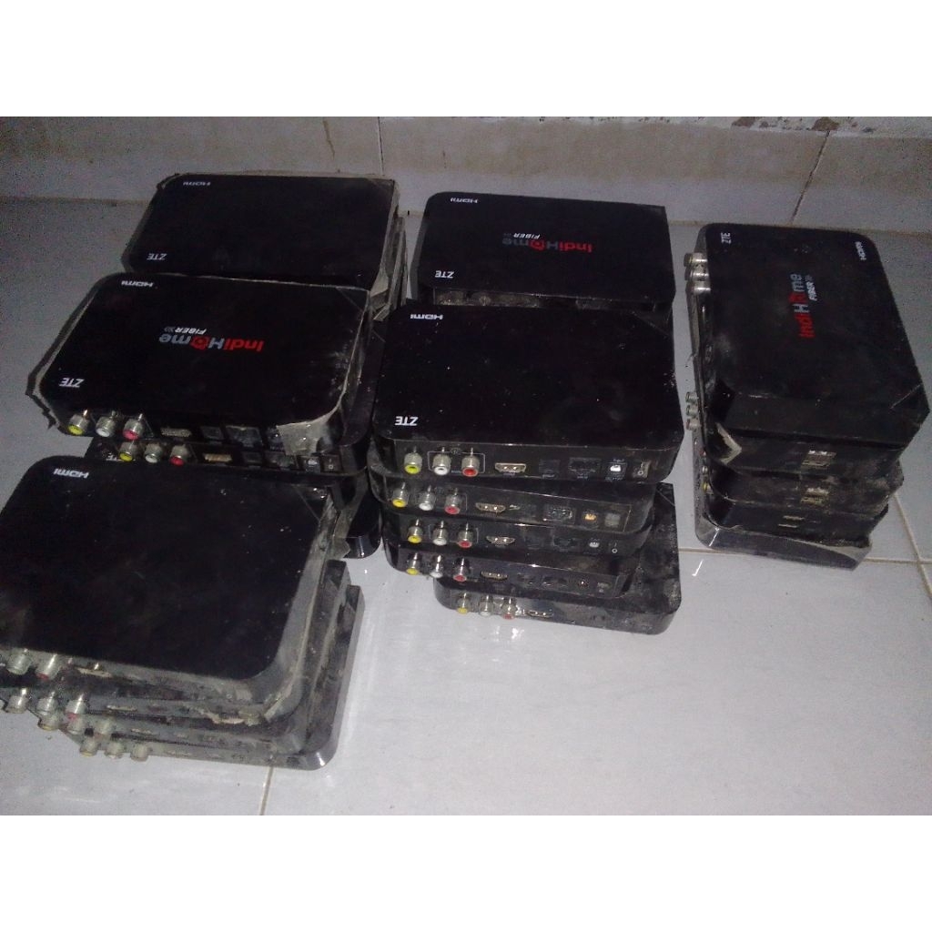 Set top box android ZTE  indihome baru sisa toko  tanpa dus