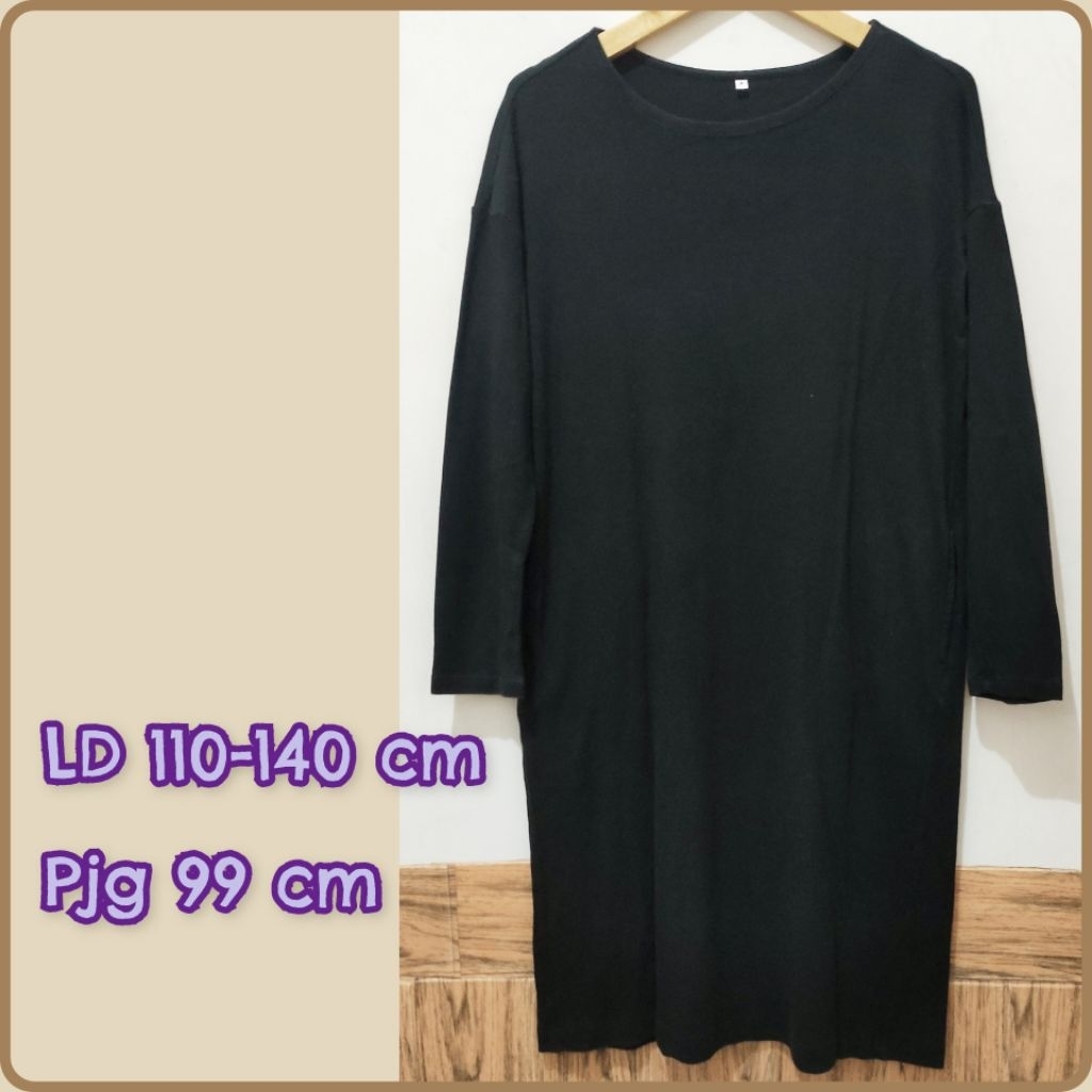 Tunik kaos oversize hitam