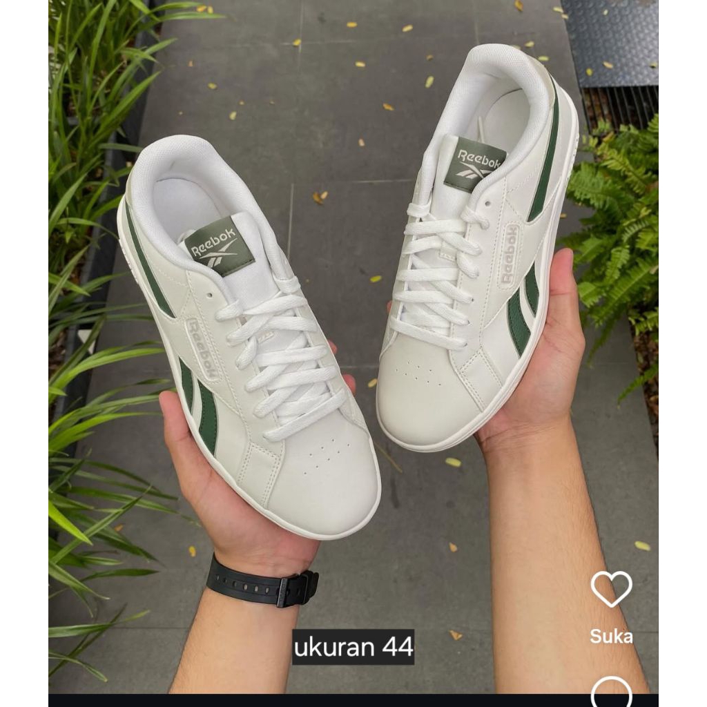 sepatu casual reebok putih original ukuran 44