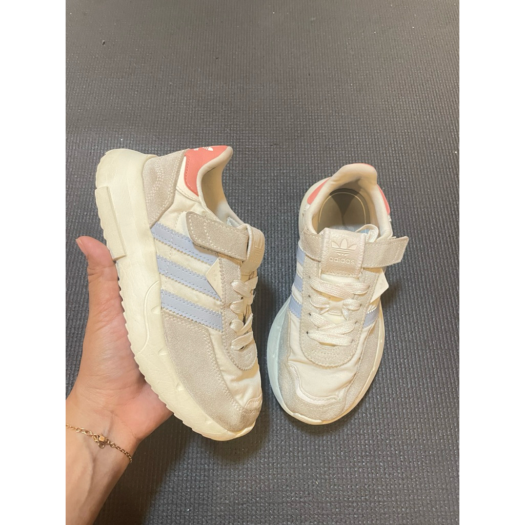 Sepatu Adidas Retropy F2 size 32 insole 19,5cm