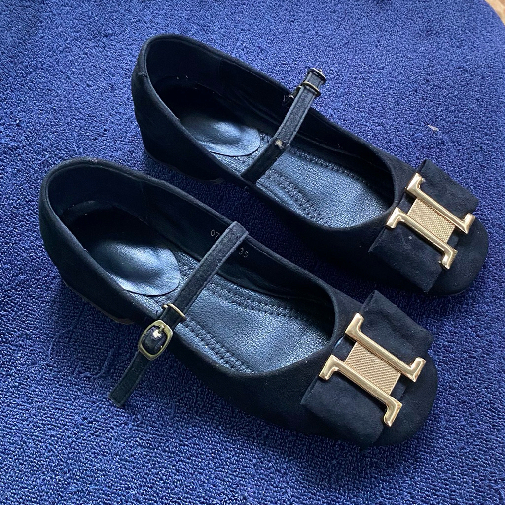 PRELOVED SEPATU FLAT SHOES DONATELLO HITAM BAHAN SUEDE