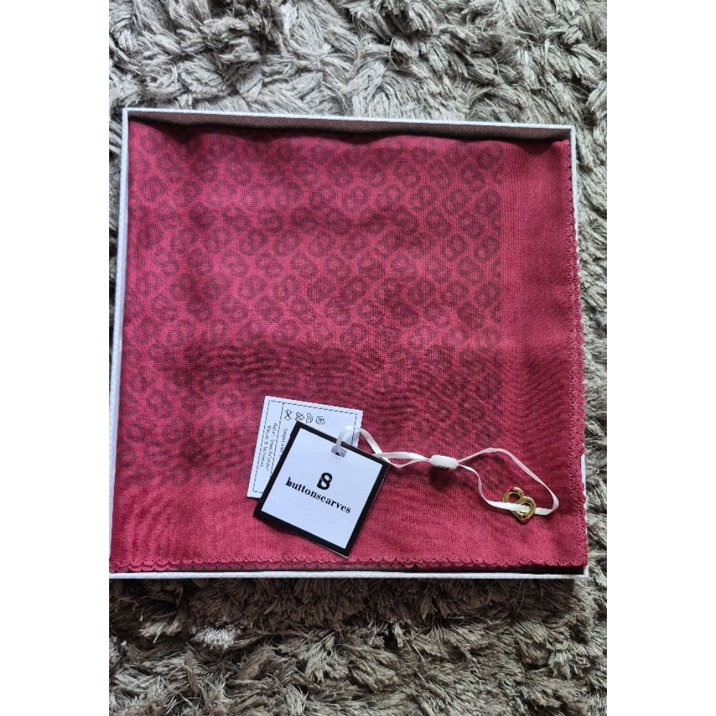 Buttonscarves Tapis Square RED