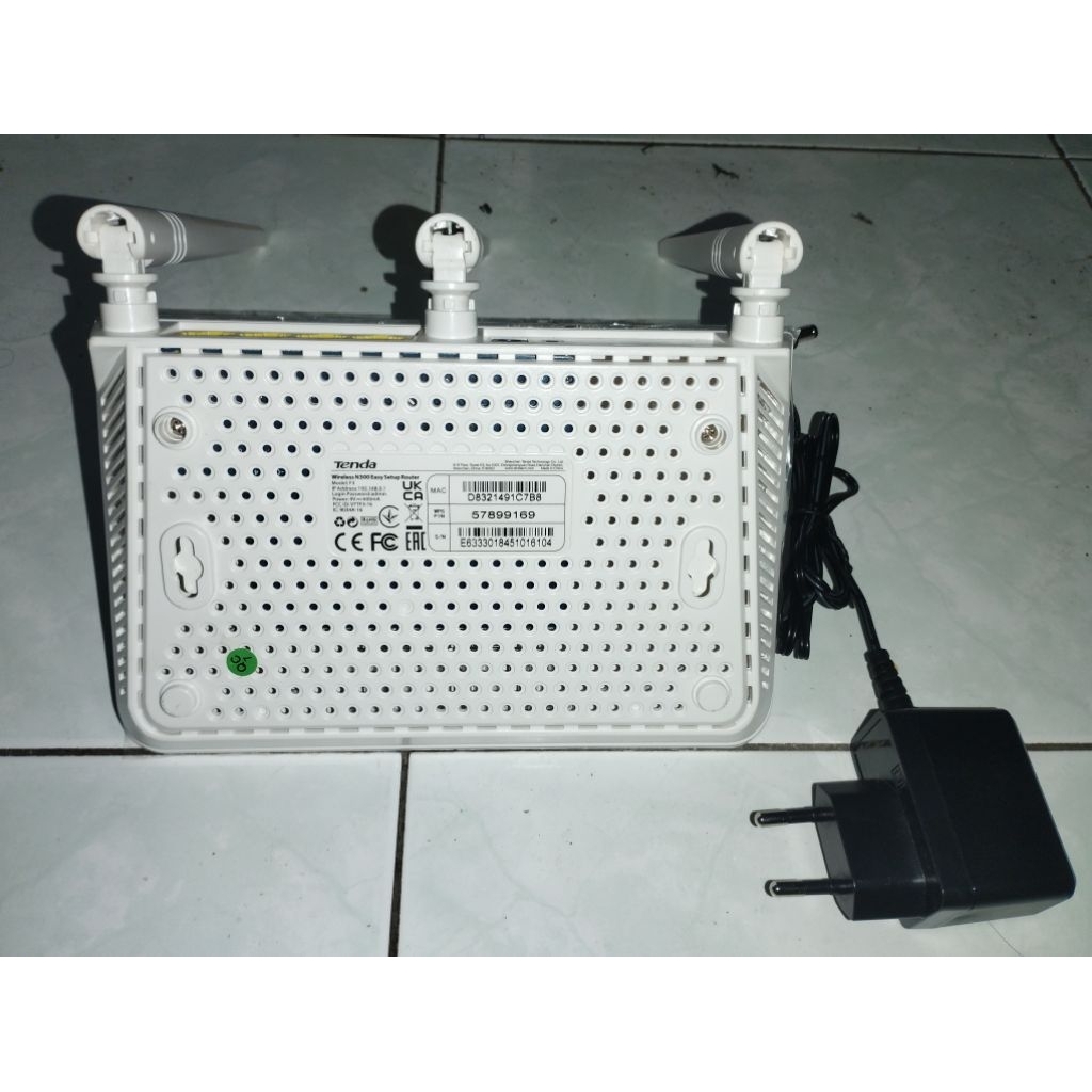 Router Tenda F3 antena 3 bekas copotan komplit adaptor