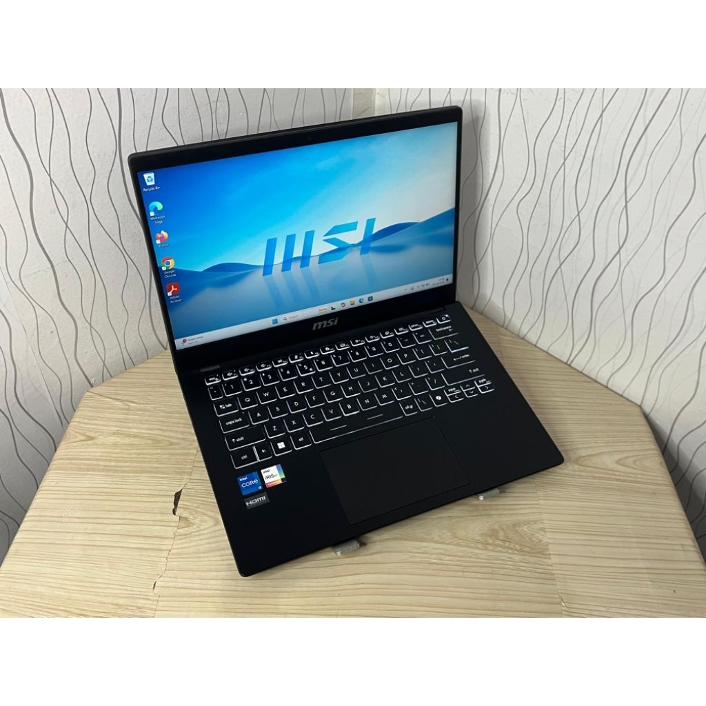 MSI MODERN 14 C12MO I3-1215U 8GB/256GB