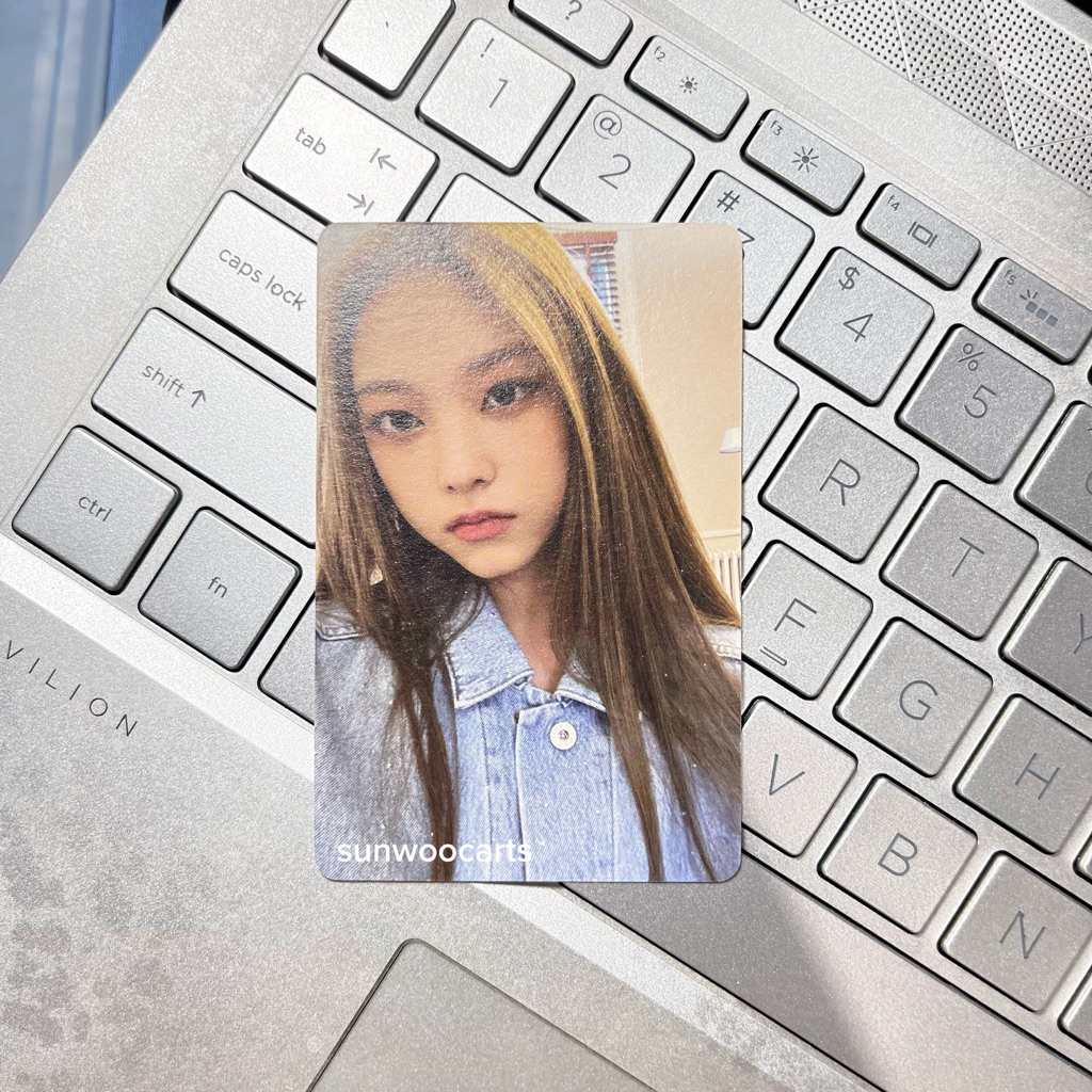 Photocard pc haerin newjeans hype boy official