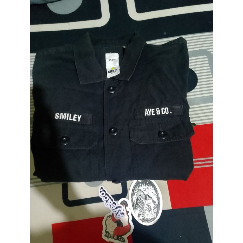aye x smiley black