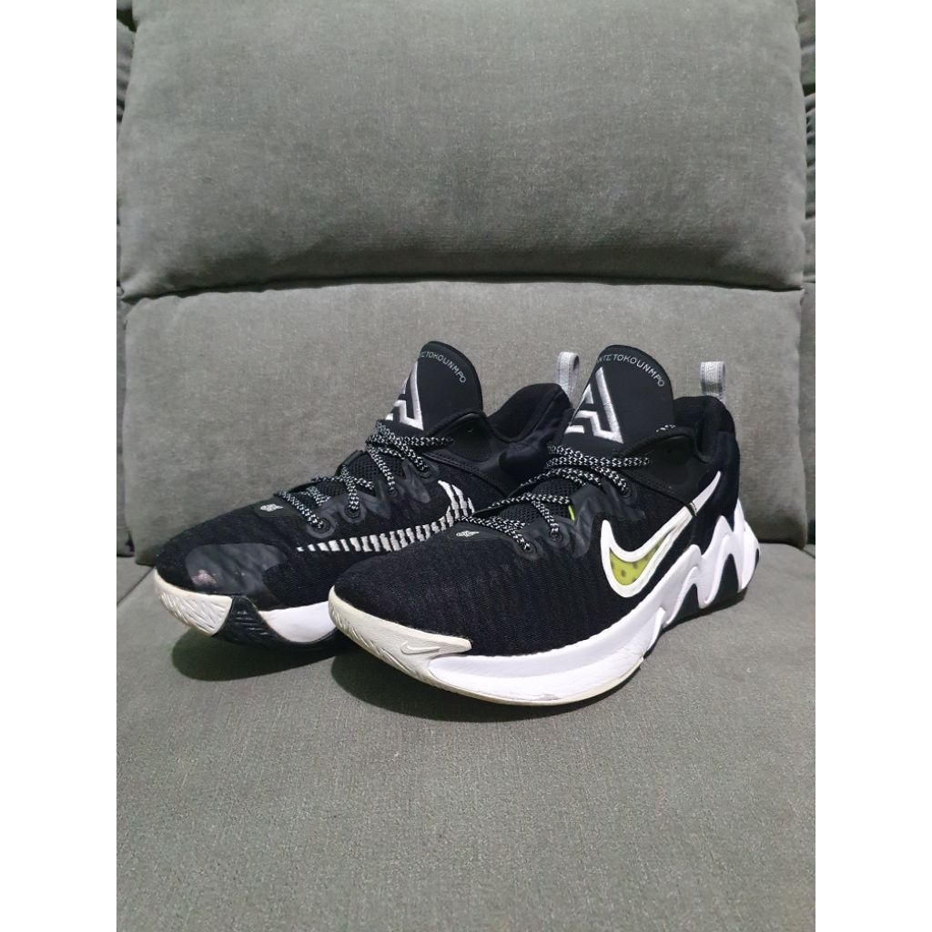 Sepatu Basket Second (Size 46)