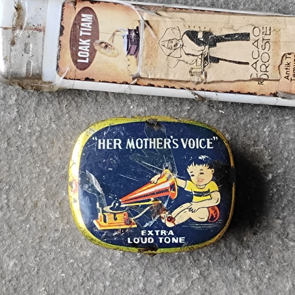 Pajangan Vintage NOS Jarum Gramophone Her Mother Voice