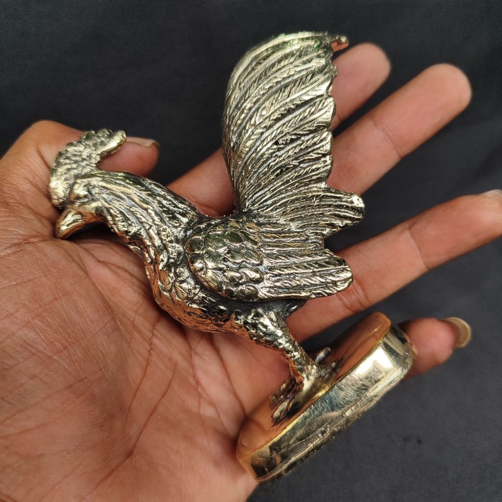 Patung Ayam Jago Bahan Kuningan