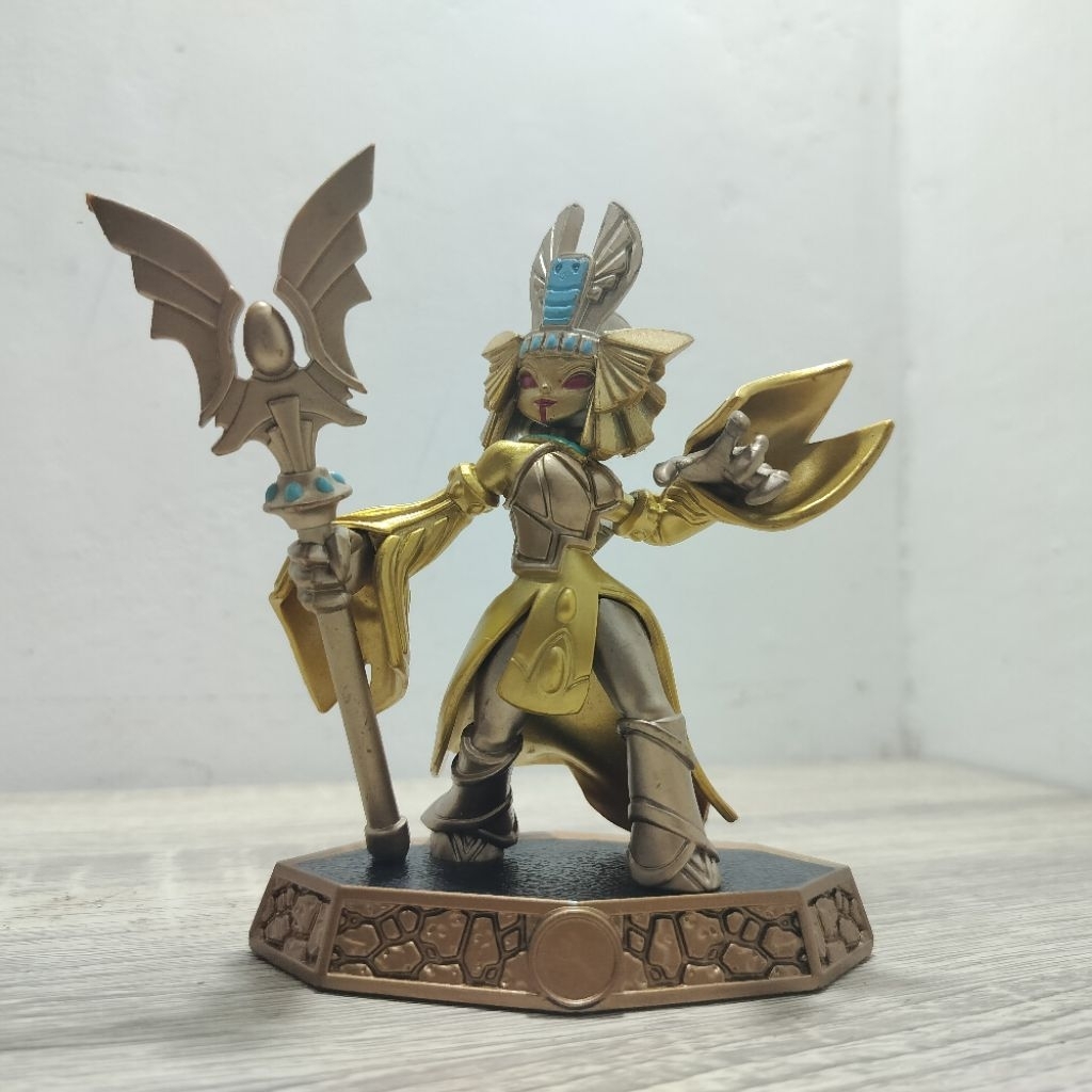skylanders golden queen figure