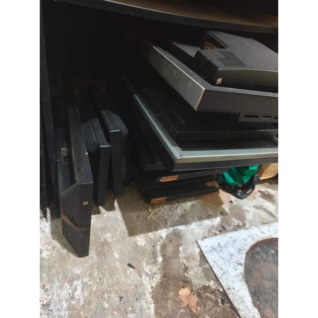 15 MONITOR RUSAK CAMPUR