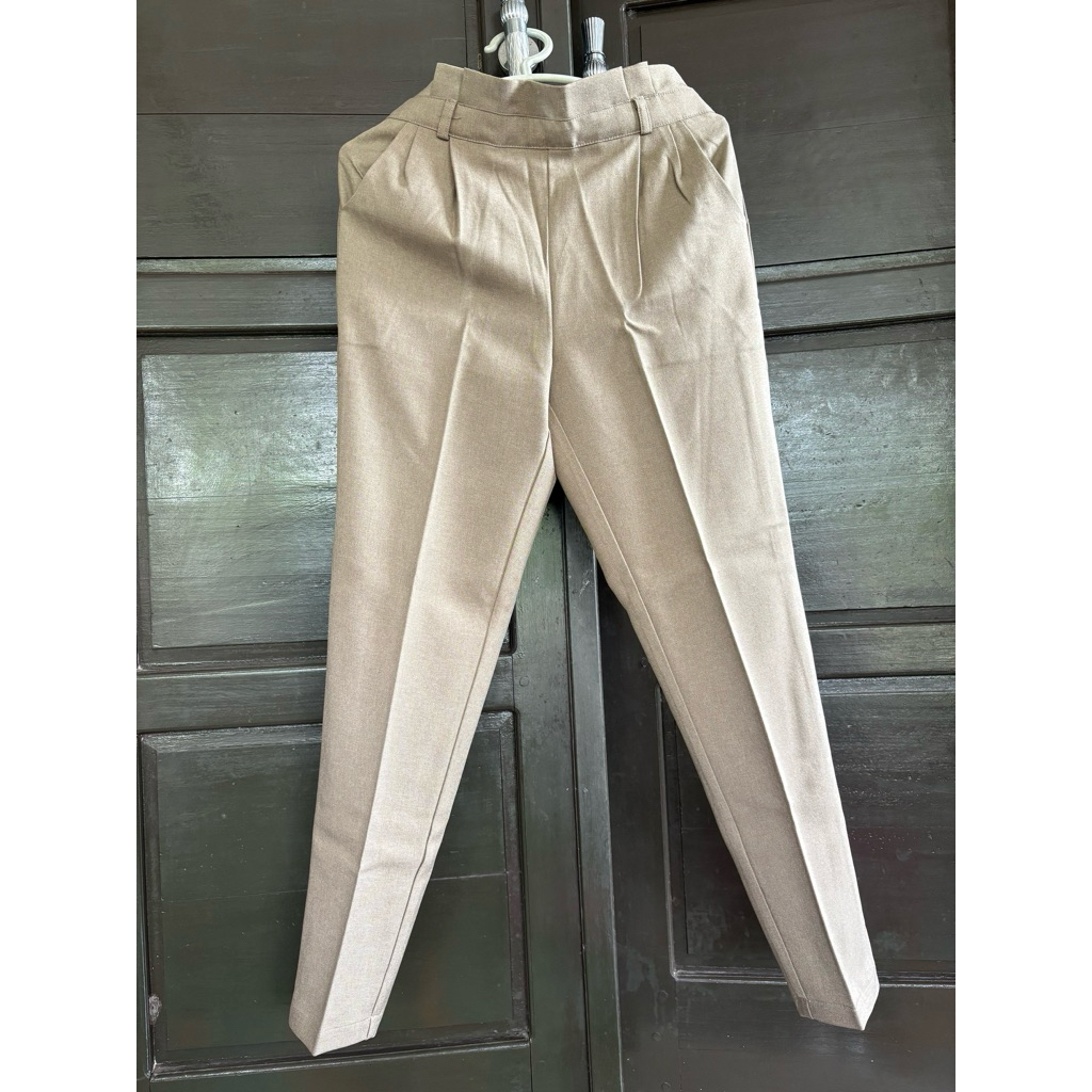 Preloved Celana Slim Fit