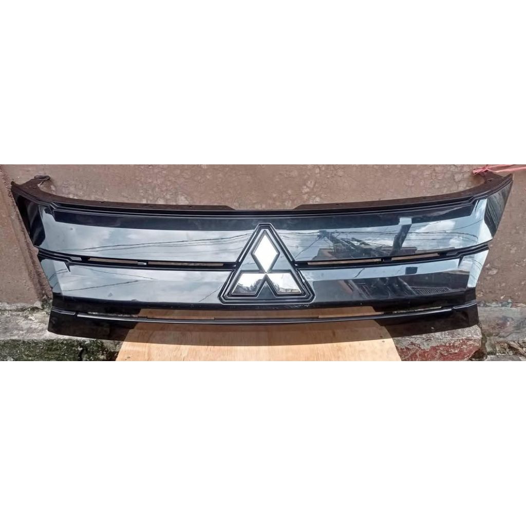 GRILL MITSUBISHI XPANDER 2022 ORIGINAL