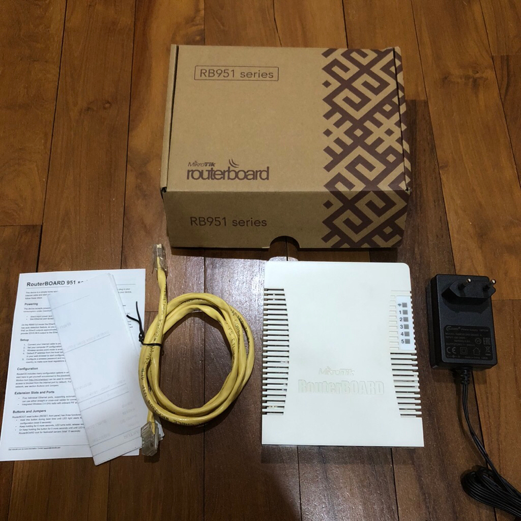 Router Mikrotik RB951Ui 2HnD bekas kondisi masih bagus