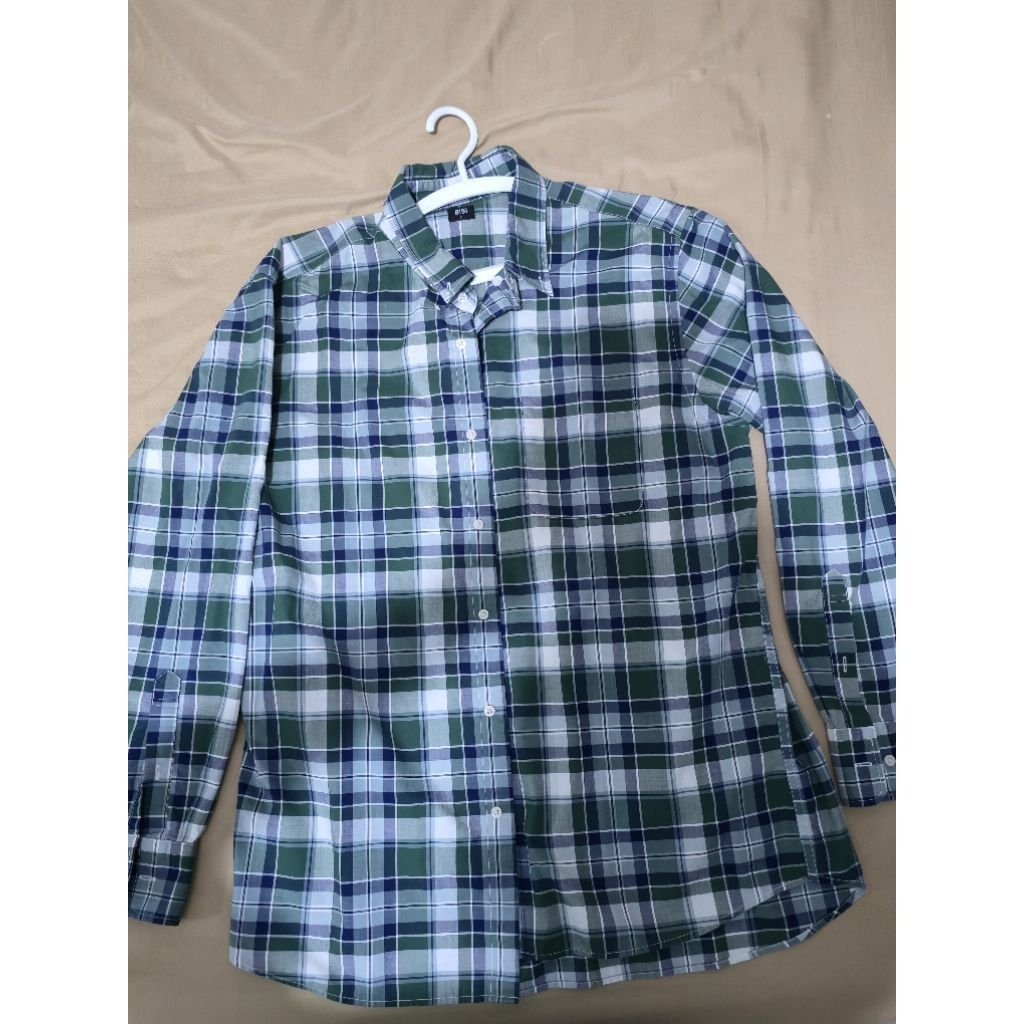 Preloved Kemeja Uniqlo Levis untuk Pria Size L dan XL