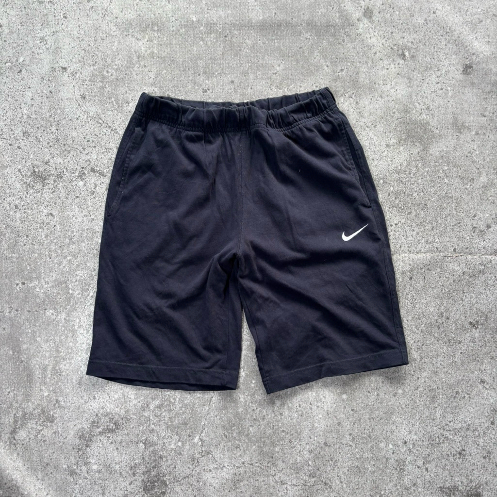 Short pants by Nike