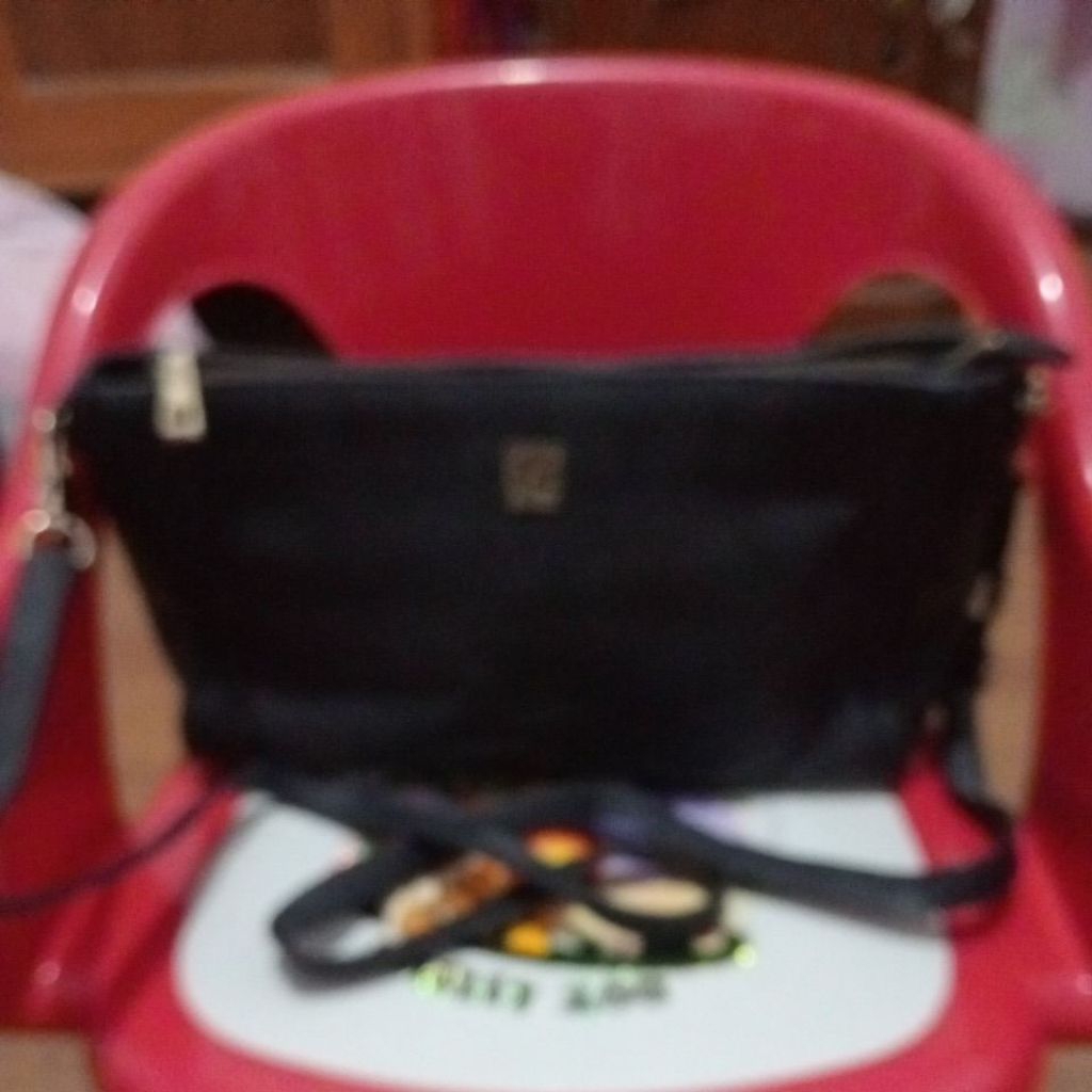 Tas Sling Wanita Monza