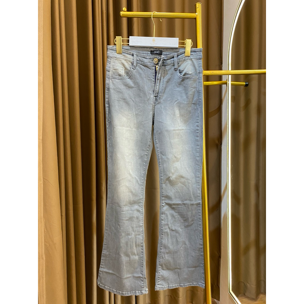 Benefit Jeans 2
