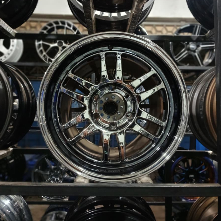 boroko bly r18 black chrome pcd 6x139,7 mobil pajero fortuner blazer dll velg racing model rpf1 r18