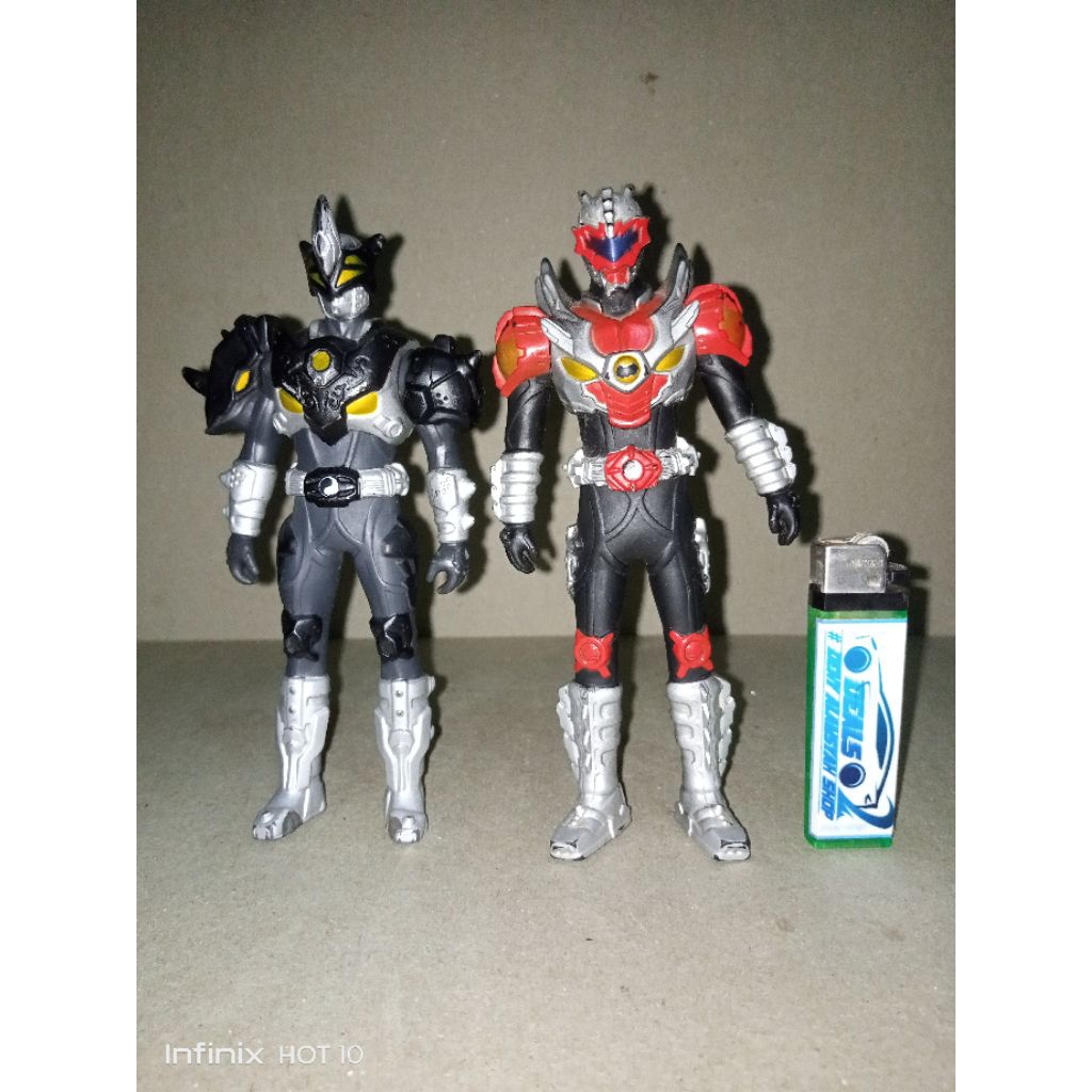figure original auldey armor hero