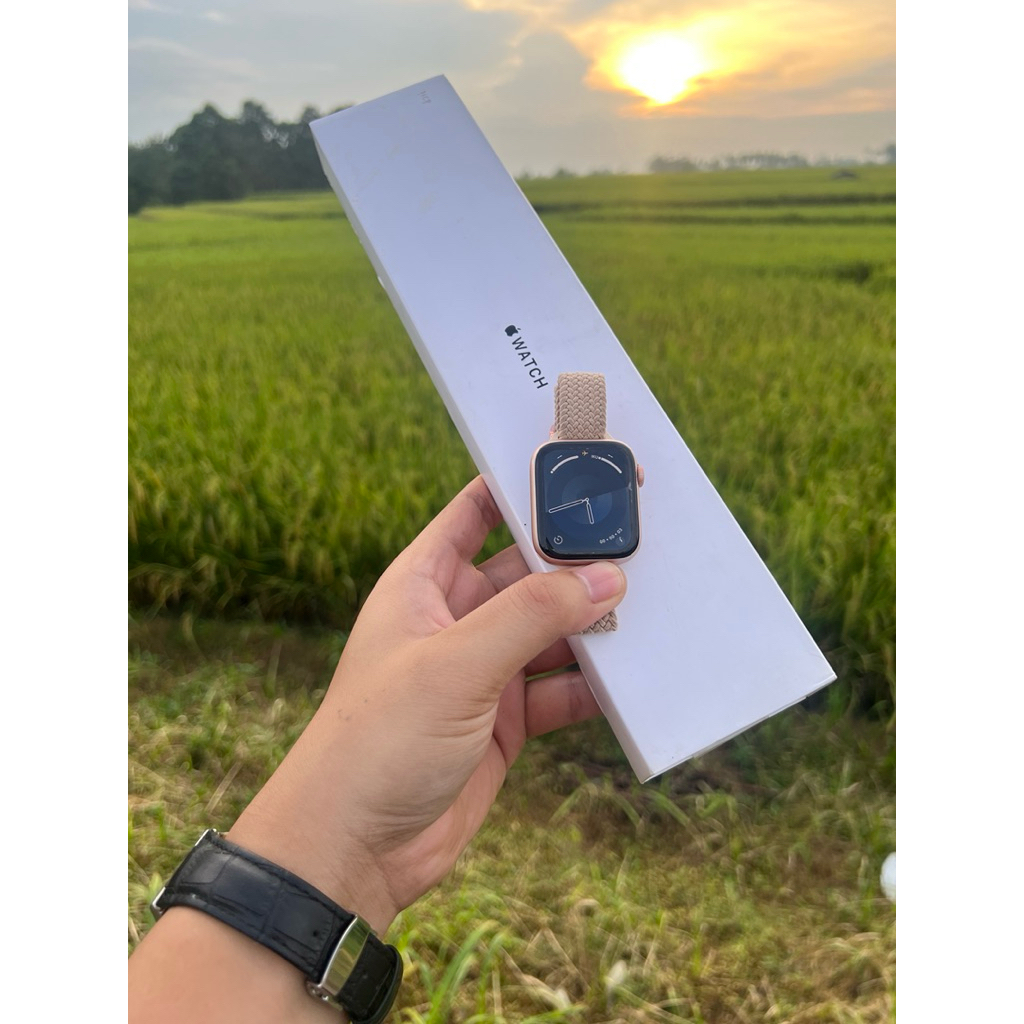 iwatch series 6 44mm inter region LL/A second likenew