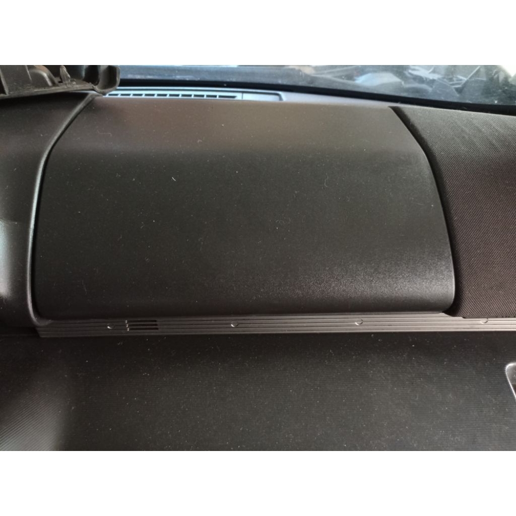Laci dashboard atas Xtrail T30 (kanan)