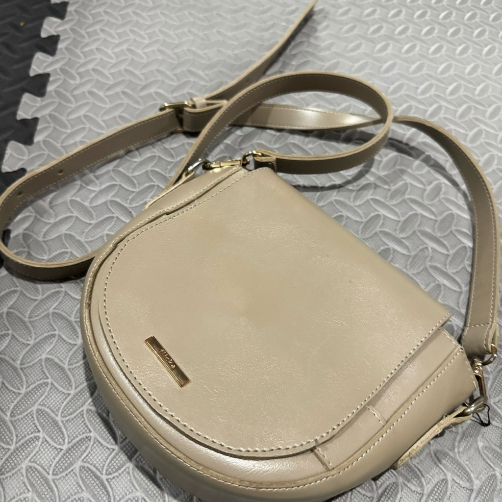 flicka sling bag