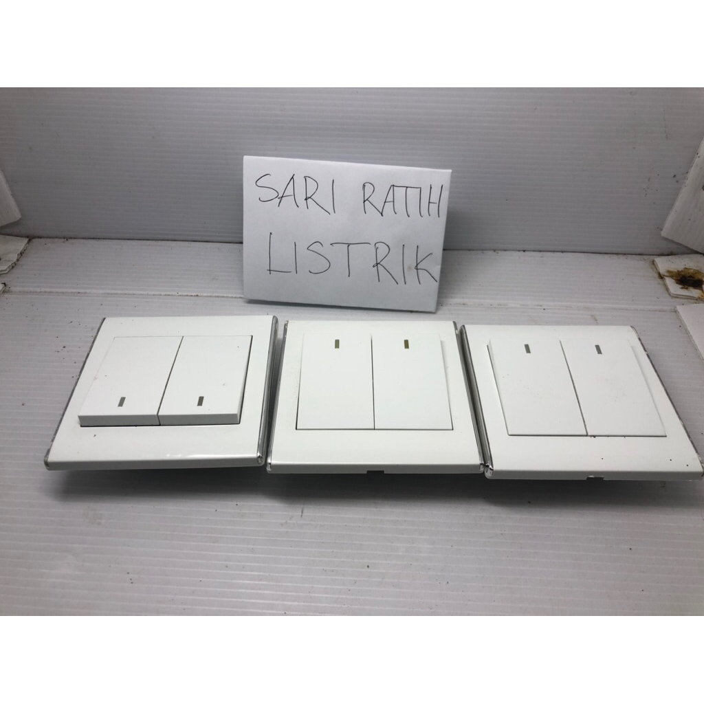 OKACHI SAKLAR TANAM DINDING 2 GANG 1 ARAH TANP BOX MURAH