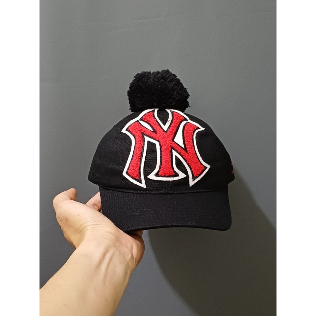 topi MLB second