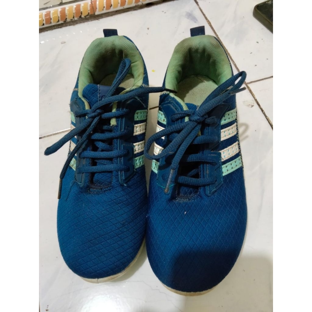 Sepatu olahraga Ando preloved