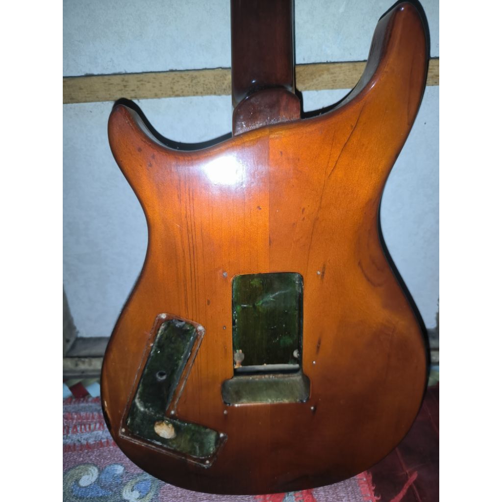bodi gitar marliq radix+potensio push pull+kapasitor orens