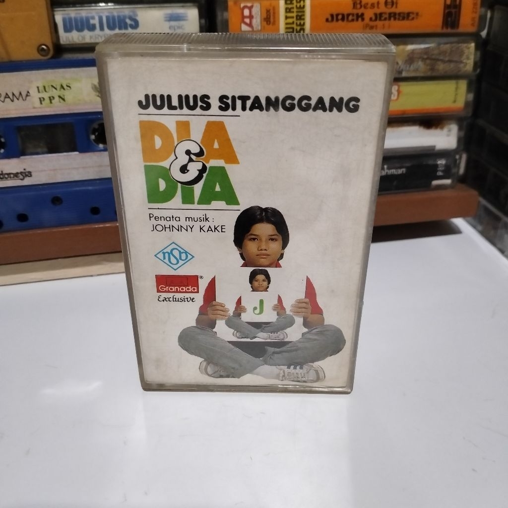 kaset pita JULIUS SITANGGANG Dia & Dia