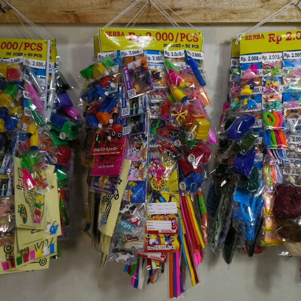 Mainan renceng serba 2000an isi 50 Pcs