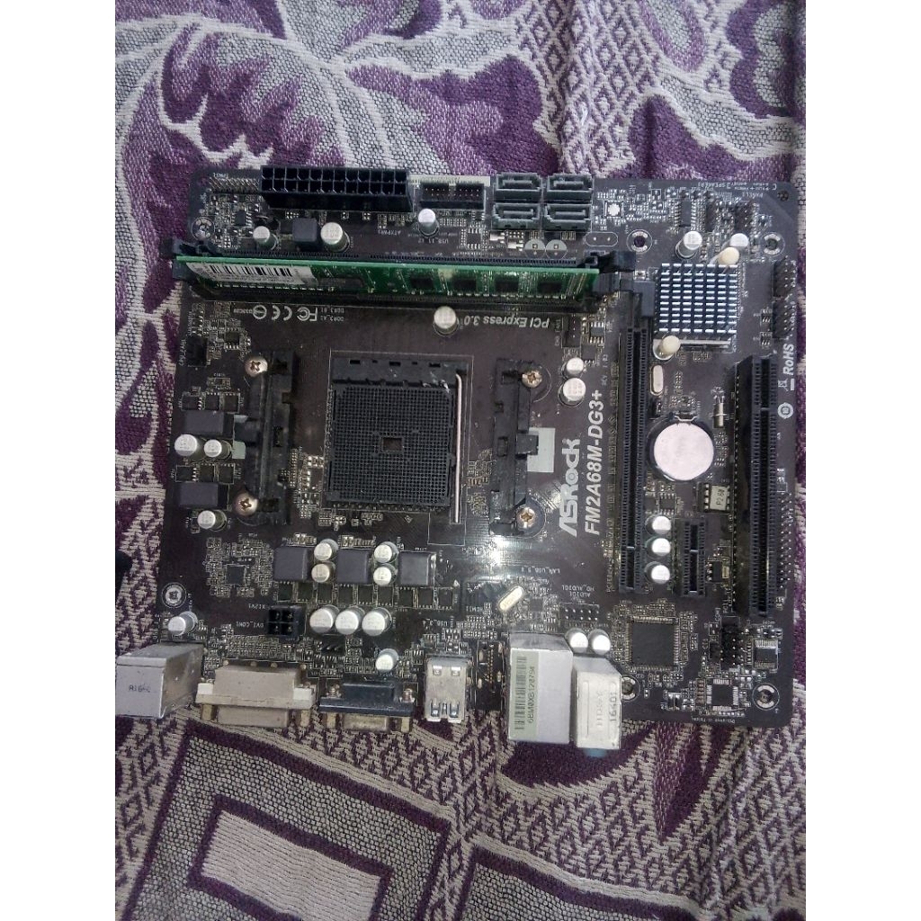 mobo fm2  ada HDMI nya paketan ram 12gb prosesor A6 5400k free fan