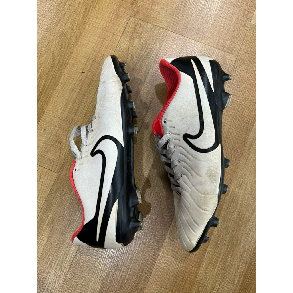 Sepatu Bola Nike Tiempo Legend 10