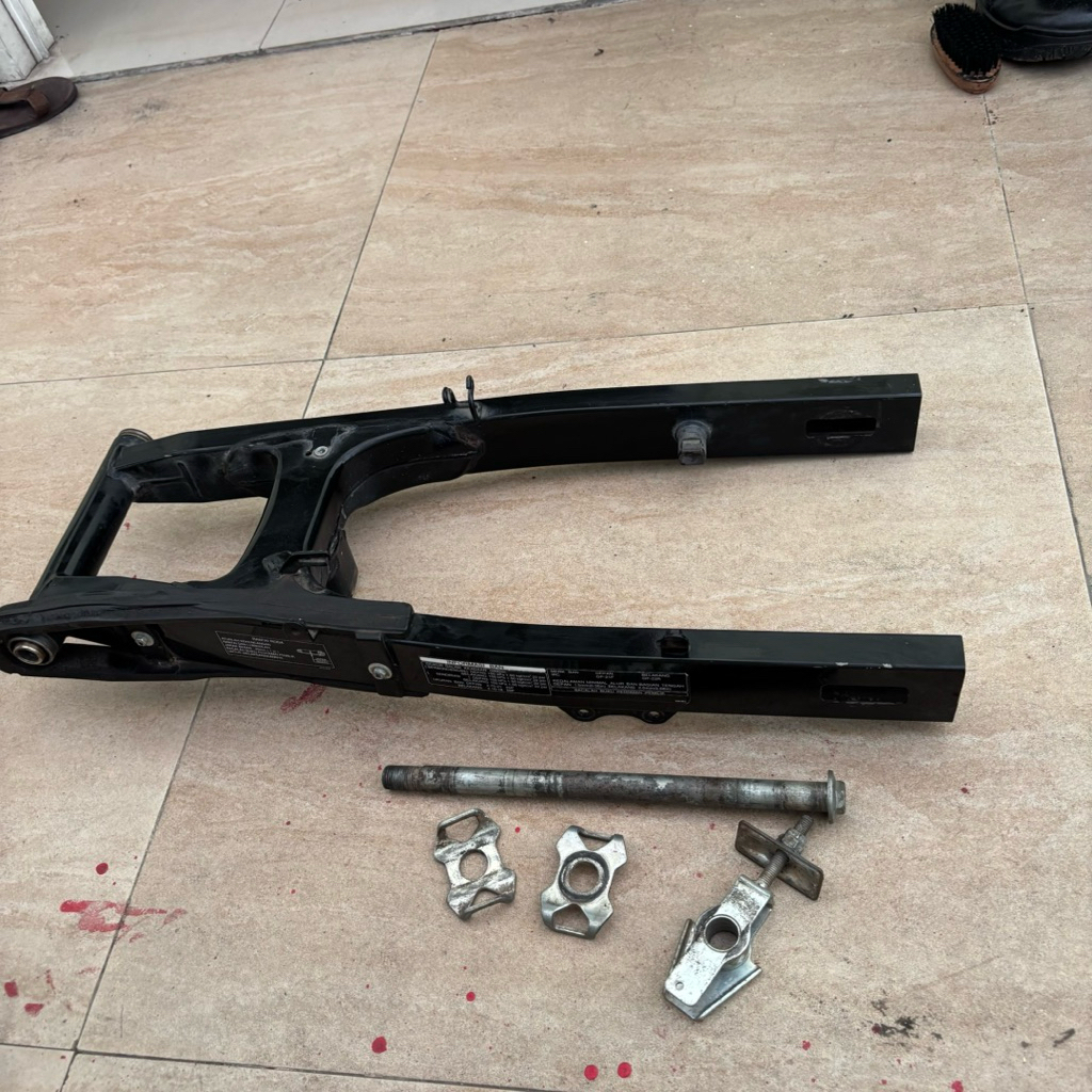 swing arm second original honda CRF150L swing arem crf