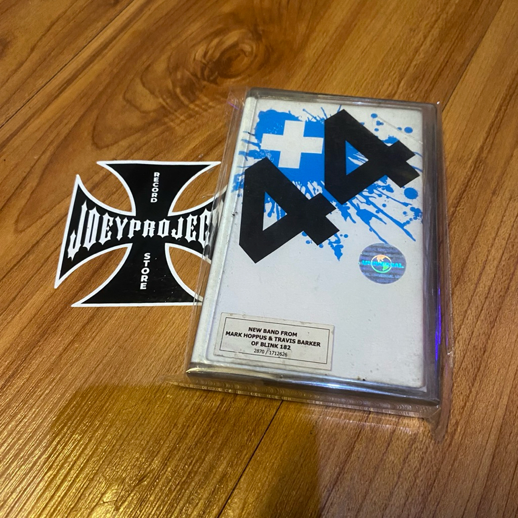 kaset +44 side project of blink 182