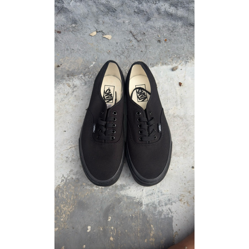 Sepatu Vans authentic fullblack resmi pt gmg/navya