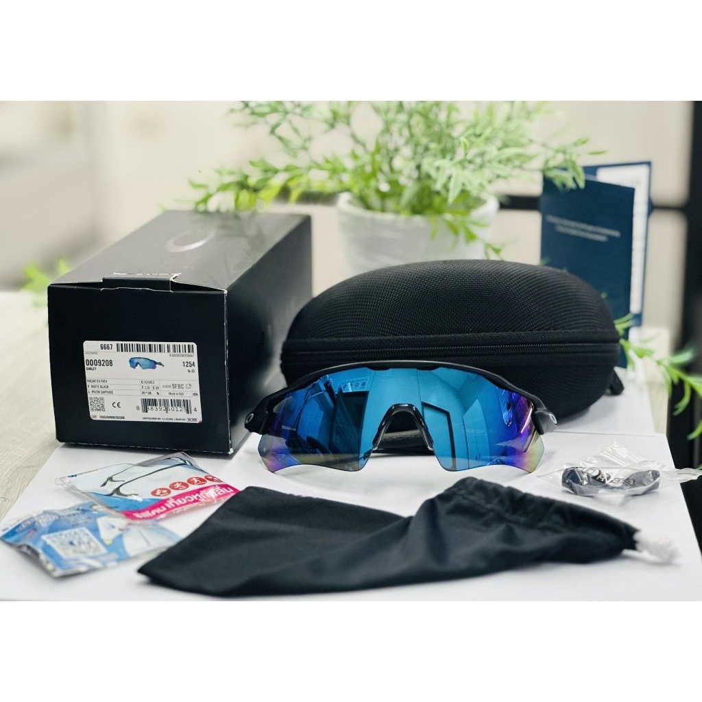 Oakley radar ev path with prizm saphhire iridium