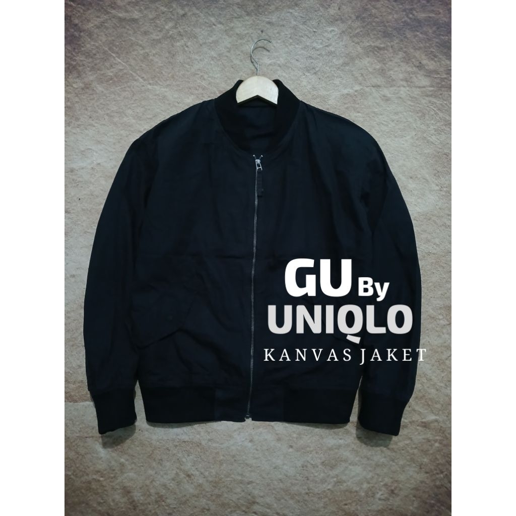 Jaket bomber keren GU by UNIQLO katun kanvas bekas pakai