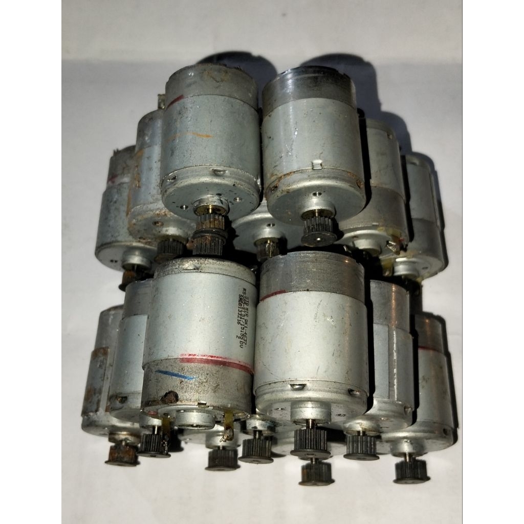 DINAMO MOTOR 12V BARANG BEKAS ORI