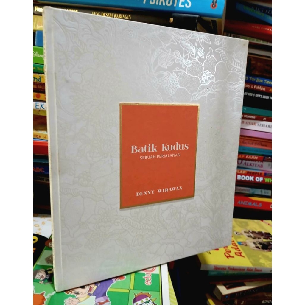 buku batik kudus sebuah perjalanan Denny wirawan