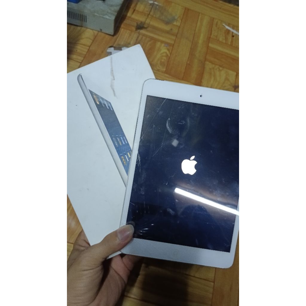 handphone Ipad mini lock icloud minus lcd