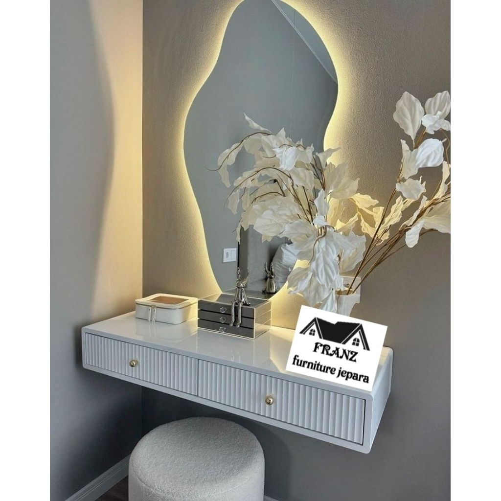 Meja Rias Gantung Meja rias dinding